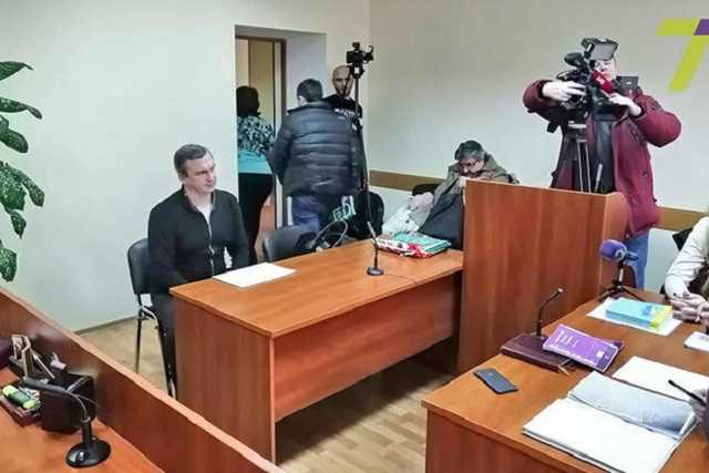 Горе-отец одесских пятерняшек не платит детям алименты