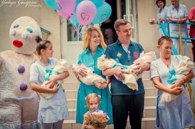 Мать знаменитой пятерни из Одессы подала в суд