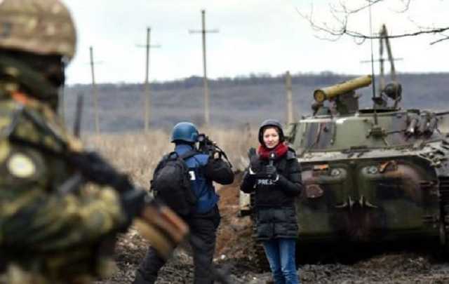 Несподівана перешкода для іноземних журналістів на лінії фронту російсько-української війни
