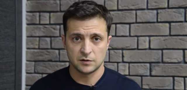 Зеленский вышел на первое место в президентском рейтинге