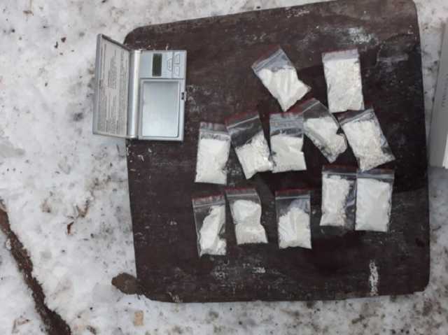 В Черниговской области военный “толкал” наркотики своим сослуживцам