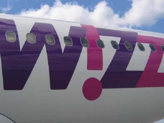 В Харькове пилот Wizz Air посадил самолет с пассажирами в экстремальных условиях