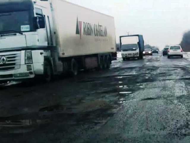 Дорожники призвали к осторожности водителей, едущих на Полтавщину