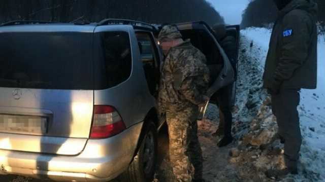 Во Львовской области группировка во главе с военным торговали оружием