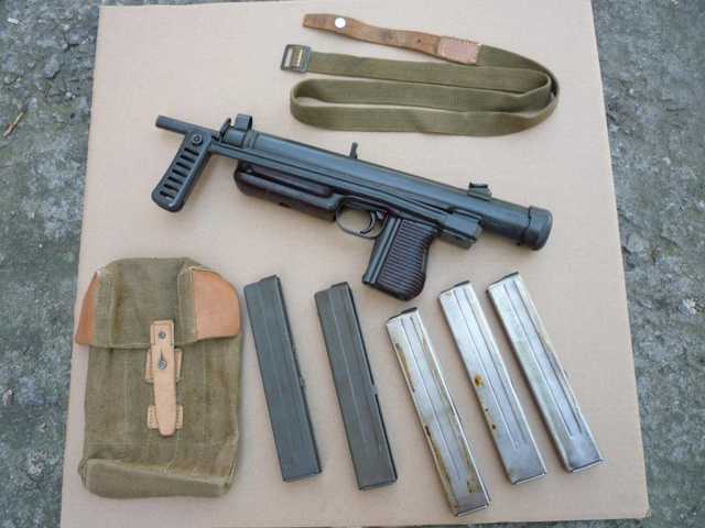 В огороде житель Харьковской области нашел пистолет-пулемет