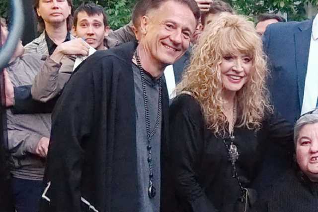 Пугачеву публично пристыдили за финансовый скандал