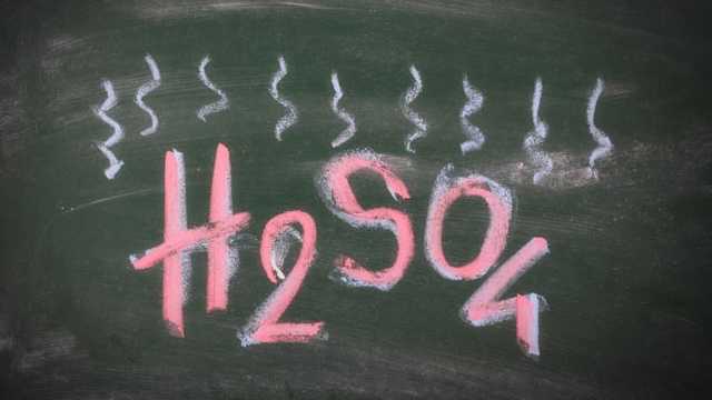 В Раде просят Гройсмана разобраться с ситуацией на рынке серной кислоты