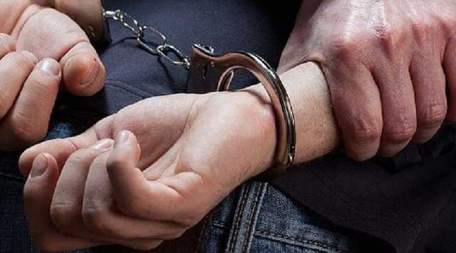 В Киеве мужчина изрезал товарища ножом и сбежал