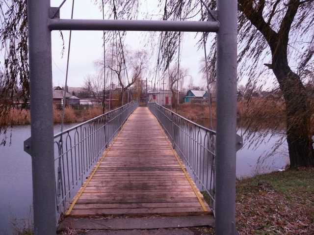 В тапках и куртке: на Донетчине нашли повешенным подростка