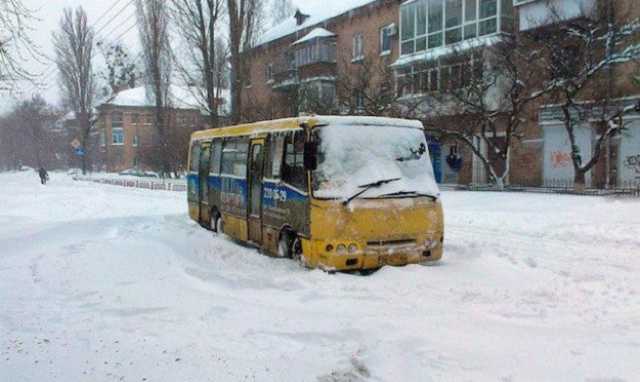 В Полтаве у маршрутки на ходу отвалилось колесо