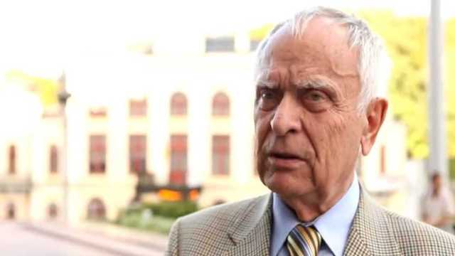 Поэт, восхвалявший Ленина и Тимошенко, написал стих-обращение к Порошенко