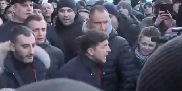 Клоун и наркоман: Во Львове Зеленский вступил в перепалку с воинами АТО