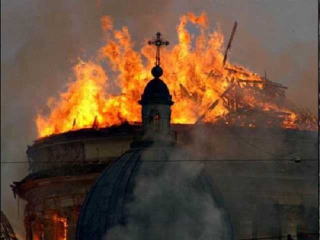 ФСБ вербует в Украине поджигателей храмов УПЦ МП: цена вопроса — 2 тысячи долларов