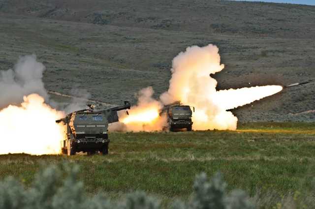 Польша вооружится американскими ракетными системами HIMARS