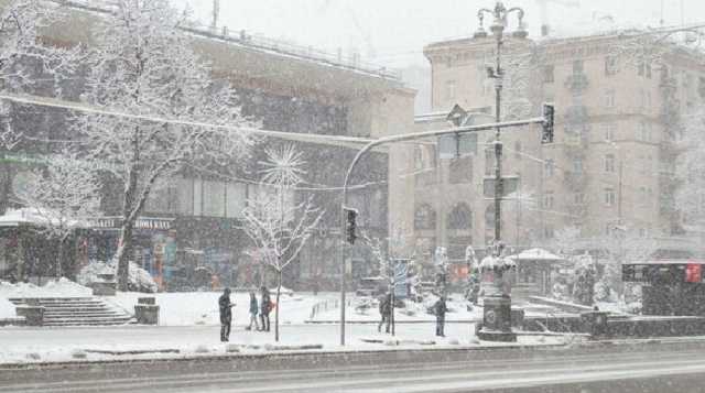 Киев снова накроет снегопад: киевлян просят не выезжать на машинах