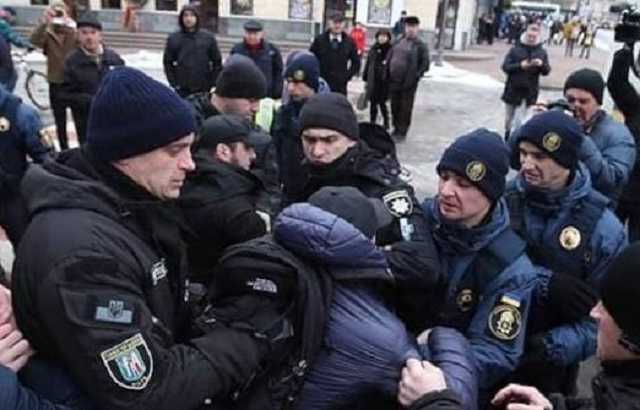 Михаил Подоляк: Первое унижение аваковских