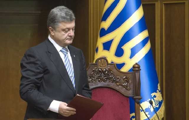 Суд отказался обязать НАБУ открыть на Порошенко дело об узурпации власти