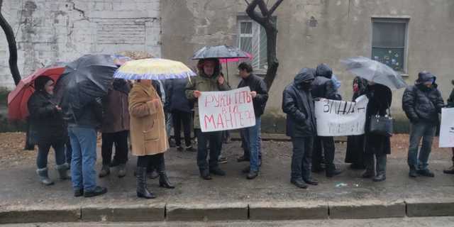 “Підтримка” Мангера не змогли відповісти, за кого стоять