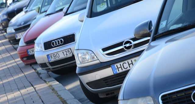 На видео сняли 15-километровые очереди евроблях: едут из Польши в Украину