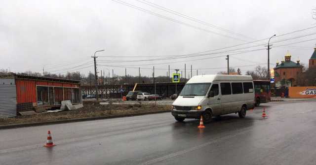 В Днепре маршрутка сбила женщину на «зебре»