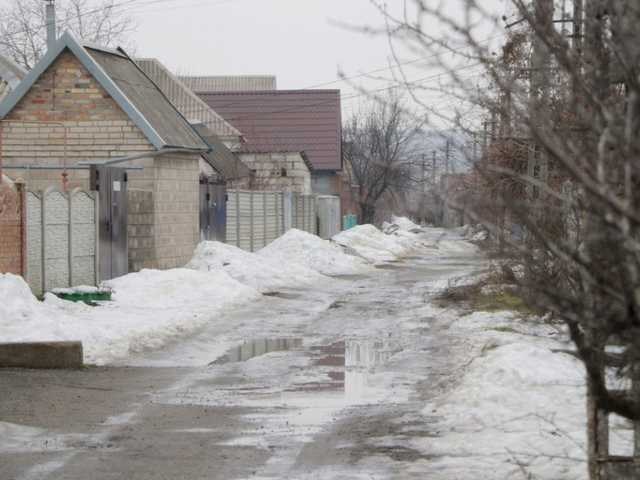 Возле частного дома в Днепре нашли окровавленный труп