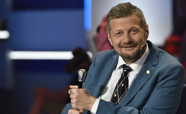 «Напалмом, как тараканов»: Мосийчук теперь грозит выжигать «грантоедов»