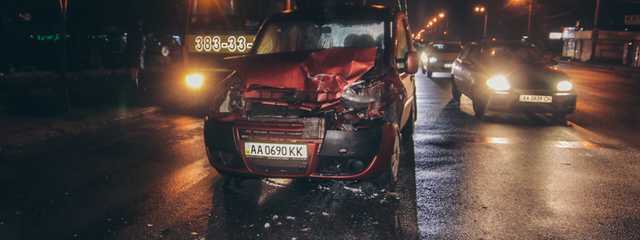 В Голосеевском районе Киева Fiat протаранил «Газель»