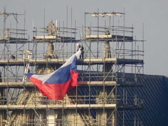 На соборе в британском Солсбери вывесили флаг России
