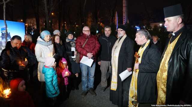У Дніпрі поіменно згадали українських бійців, загиблих у боях за Дебальцеве