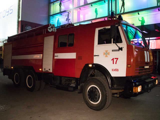 В Киеве из-за неисправного холодильника горел торговый центр