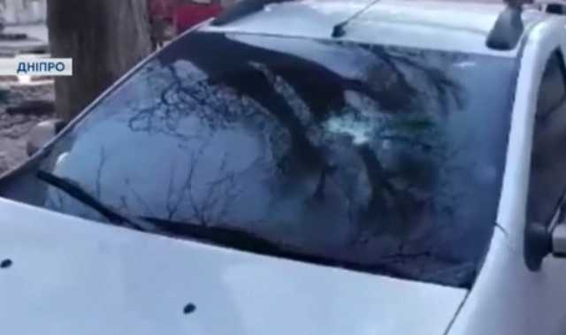 Психически больной 62-летний пенсионер массово разбил стекла автомобилей в Днепре
