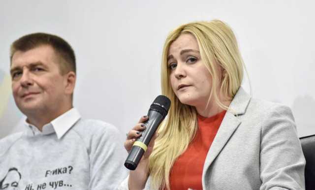 Ночью неизвестные проникли в квартиру подруги Гандзюк, пока она спала