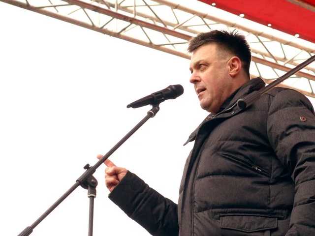 Тягнибок: У негодяев, продающих и покупающих голоса, будет земля под ногами гореть