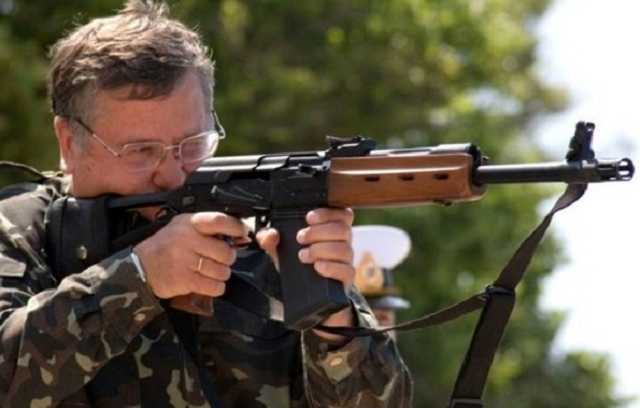 Гриценко пообещал, что отменит призов в армию