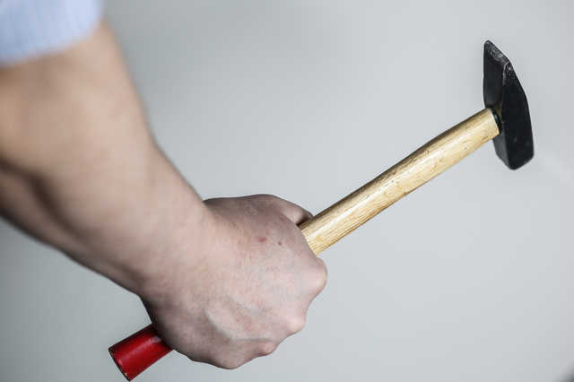 Под Киевом мужчина зверски расправился с начальницей из-за замечания