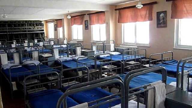 Минобороны хочет до конца года построить почти 200 казарм для контрактников