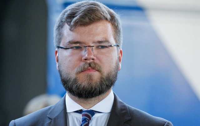 «Только вдумайтесь в эту просто колоссальную цифру». Блогер назвал зарплату главы «Укрзализныци»