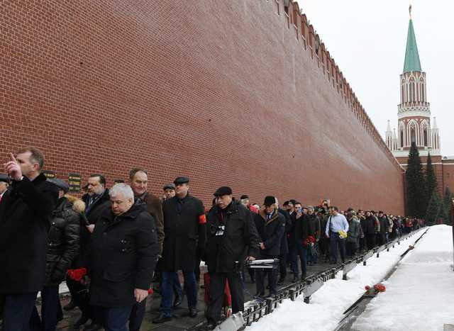 Годовщина смерти Сталина: сотни россиян пришли почтить память кровавого палача