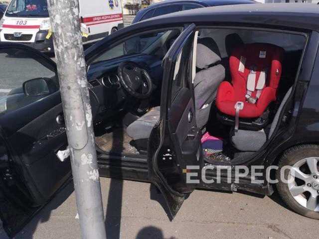 Ребенку изрезало лицо: В Киеве на 8 марта произошло «женское» ДТП