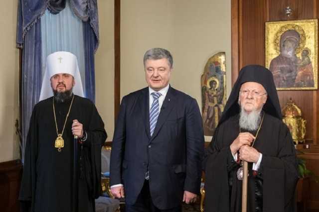 В России собрались предать анафеме Порошенко и Епифания