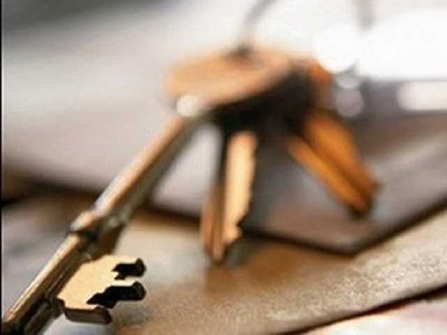 В Киеве мошенники выманили у профессора две квартиры