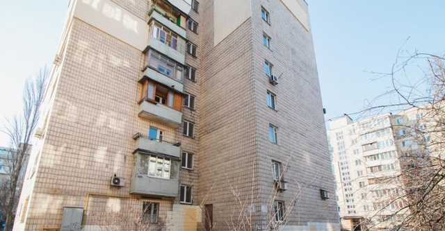 На улице Раисы Окипной в Киеве в подсобке жилого дома нашли труп