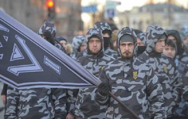 В чем состоит хохма относительно наезда Нацкорпуса на Порошенко?