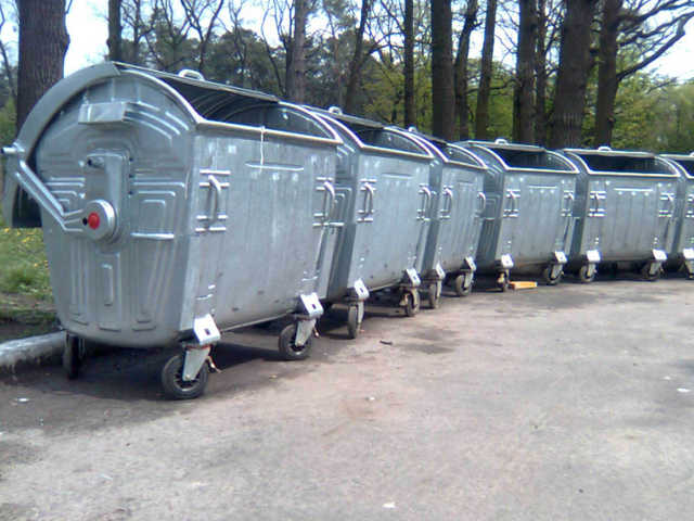 В Запорожье в мусорном баке нашли труп младенца