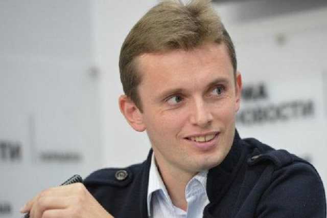 Только Оппозиционный Блок выступил против дискриминационного языкового законопроекта, - политолог Руслан Бортник