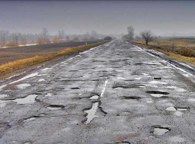 На Харьковщине новая дорога “расстаяла” вместе со снегом