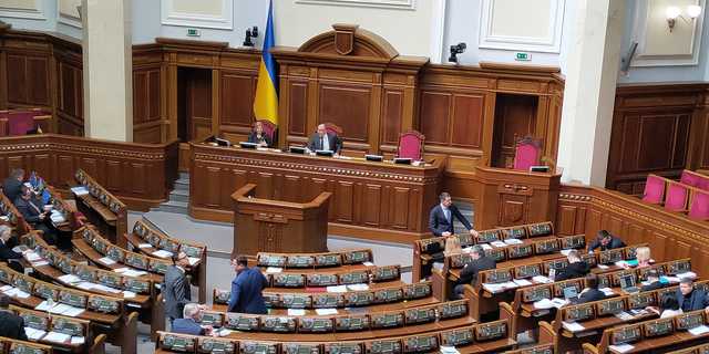 Народные прогульщики. Большинство депутатов проигнорировали заседание Рады