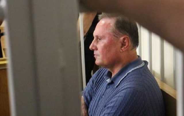 Экс-регионалу Александру Ефремову продлили арест до 13 мая