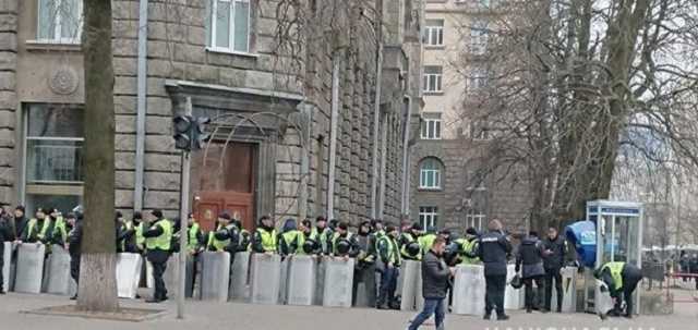 В полиции рассказали, сколько правоохранителей стянули в центр Киева из-за акции "Нацкорпуса"