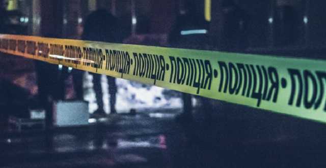 В Киеве мужчина после убийства разгуливал по улице с окровавленными ножами